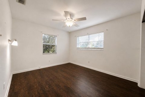 House in Winter Haven, Florida 4 bedrooms, 168.71 sq.m. № 2318667 - photo 25