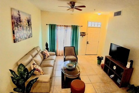Touwnhouse à vendre à Kissimmee, Floride: 3 chambres, 120.4 m2 № 1733330 - photo 3