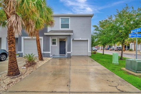 Touwnhouse à vendre à Brandon, Floride: 3 chambres, 165.83 m2 № 1772713 - photo 1