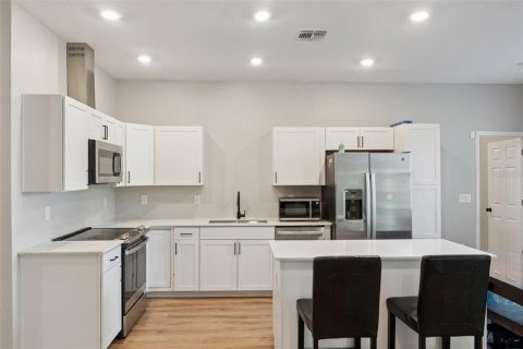 Villa ou maison à vendre à Orlando, Floride: 4 chambres, 138.98 m2 № 2147595 - photo 3