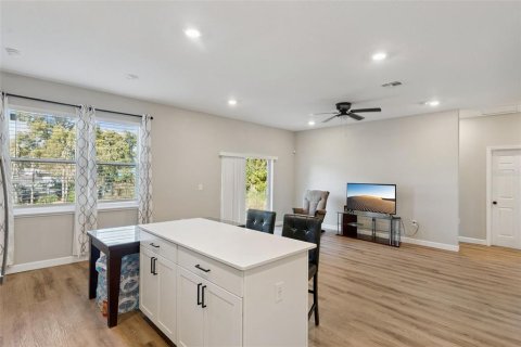 Villa ou maison à vendre à Orlando, Floride: 4 chambres, 138.98 m2 № 2147595 - photo 2