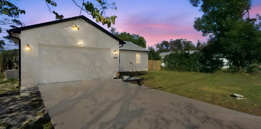 Villa ou maison à Orlando, Floride 4 chambres, 138.98 m2 № 2147595
