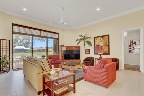 House in Boynton Beach, Florida 3 bedrooms, 211.26 sq.m. № 2146196 - photo 22