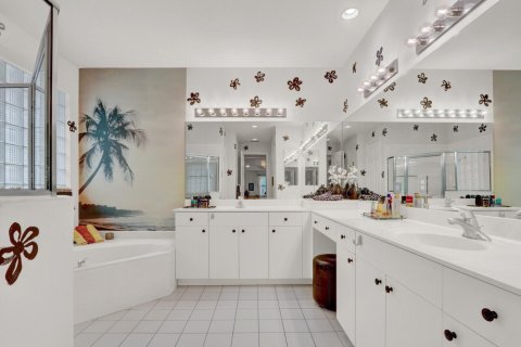 House in Boynton Beach, Florida 3 bedrooms, 211.26 sq.m. № 2146196 - photo 17