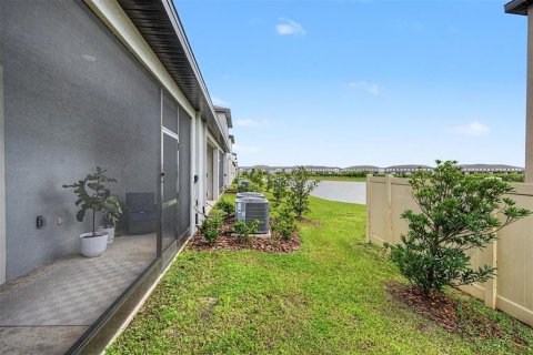 Townhouse in San Antonio, Florida 3 bedrooms, 154.78 sq.m. № 2117597 - photo 10