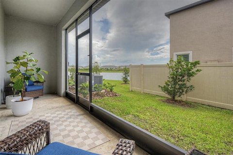 Townhouse in San Antonio, Florida 3 bedrooms, 154.78 sq.m. № 2117597 - photo 5
