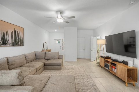 Townhouse in San Antonio, Florida 3 bedrooms, 154.78 sq.m. № 2117597 - photo 17