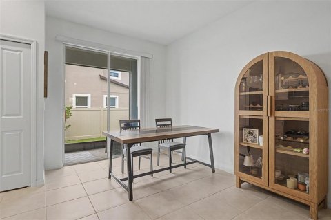 Townhouse in San Antonio, Florida 3 bedrooms, 154.78 sq.m. № 2117597 - photo 19