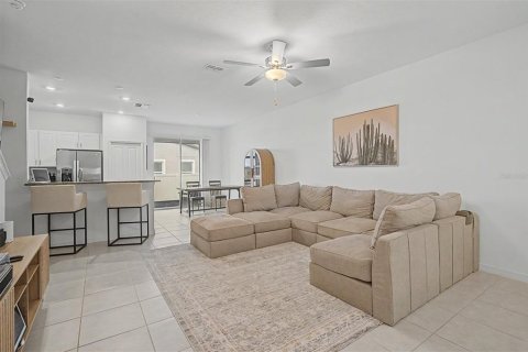 Townhouse in San Antonio, Florida 3 bedrooms, 154.78 sq.m. № 2117597 - photo 3