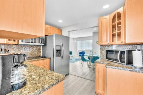 Appartement à louer à Bay Harbor Islands, Floride: 2 chambres, 92.9 m2 № 2184614 - photo 7