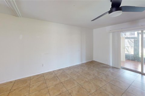Condo in Tampa, Florida, 4 bedrooms  № 2208858 - photo 3