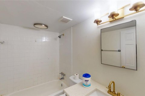 Condo in Tampa, Florida, 4 bedrooms  № 2208858 - photo 5