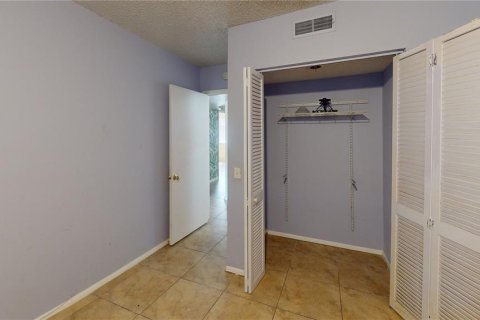 Condo in Tampa, Florida, 4 bedrooms  № 2208858 - photo 11