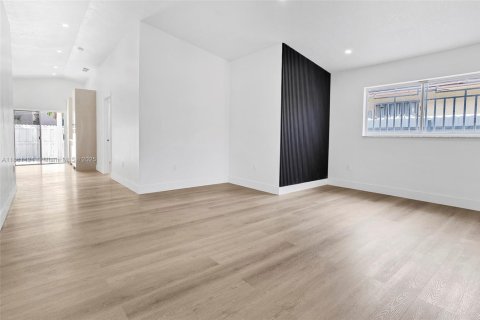 Villa ou maison à vendre à Hialeah, Floride: 3 chambres, 133.13 m2 № 1891993 - photo 6