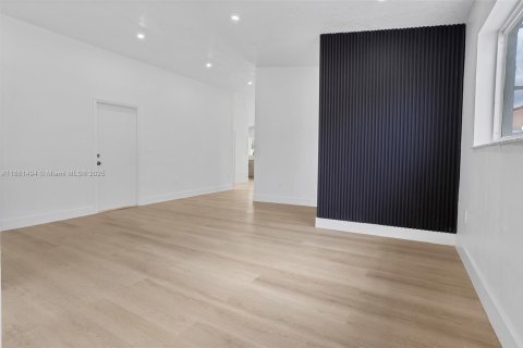 Villa ou maison à vendre à Hialeah, Floride: 3 chambres, 133.13 m2 № 1891993 - photo 7