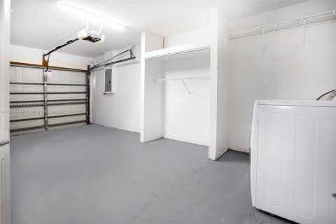Villa ou maison à vendre à Hialeah, Floride: 3 chambres, 133.13 m2 № 1891993 - photo 24