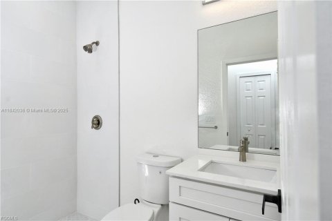 Купить виллу или дом в Лихай-Эйкерс, Флорида 3 спальни, № 1834364 - фото 17