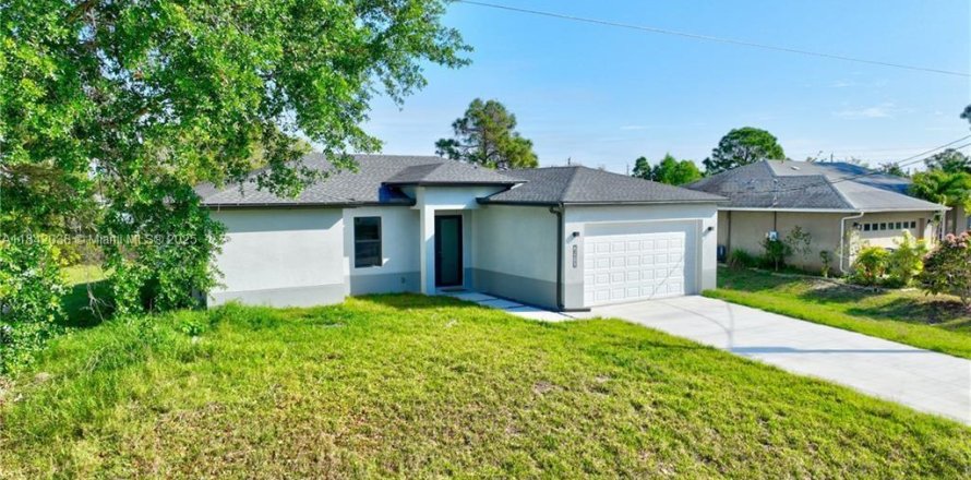 House in Lehigh Acres, Florida 3 bedrooms № 1834364