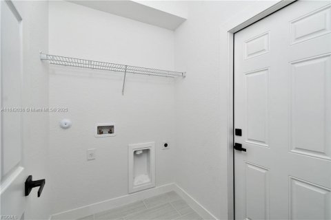 Купить виллу или дом в Лихай-Эйкерс, Флорида 3 спальни, № 1834364 - фото 9