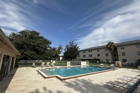 Condo in Orlando, Florida, 2 bedrooms № 2229670 - photo 25