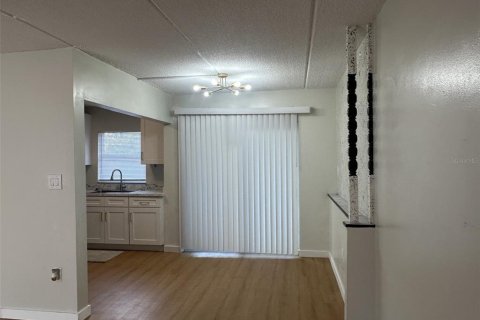 Condo in Orlando, Florida, 2 bedrooms № 2229670 - photo 5