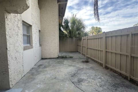 Condo in Orlando, Florida, 2 bedrooms № 2229670 - photo 23