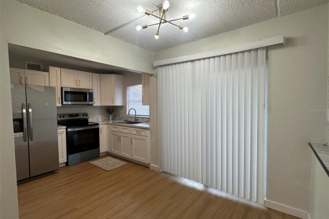 Condo in Orlando, Florida, 2 bedrooms № 2229670 - photo 6