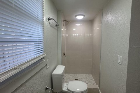Condo in Orlando, Florida, 2 bedrooms № 2229670 - photo 11