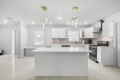 Villa ou maison à vendre à Treasure Island, Floride: 3 chambres, 169.36 m2 № 1876626 - photo 13