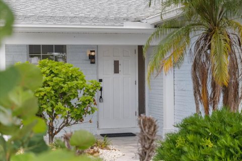 Villa ou maison à vendre à Treasure Island, Floride: 3 chambres, 169.36 m2 № 1876626 - photo 2