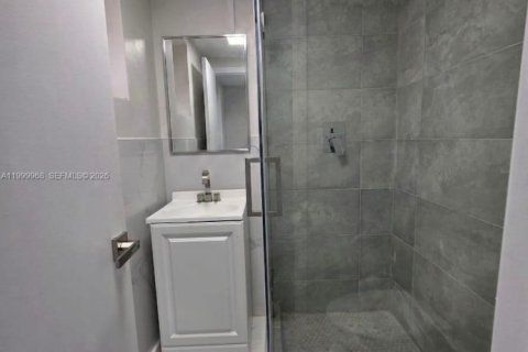 Apartment in North Miami Beach, Florida 2 bedrooms, 68.19 sq.m. № 2067571 - photo 2