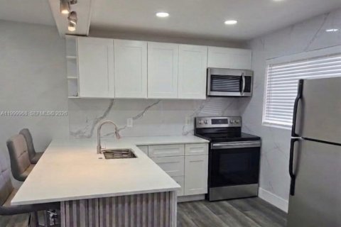 Apartment in North Miami Beach, Florida 2 bedrooms, 68.19 sq.m. № 2067571 - photo 8