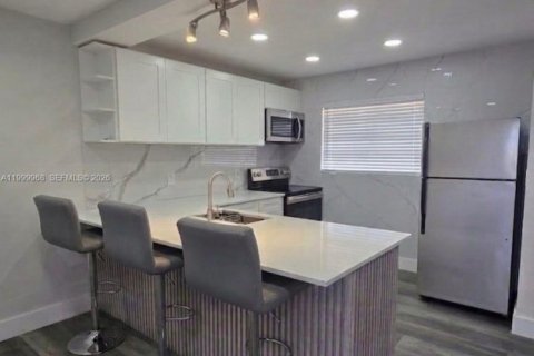 Apartment in North Miami Beach, Florida 2 bedrooms, 68.19 sq.m. № 2067571 - photo 9