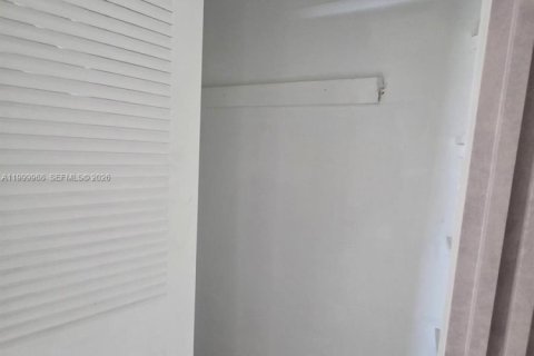 Apartment in North Miami Beach, Florida 2 bedrooms, 68.19 sq.m. № 2067571 - photo 7