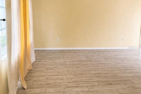 Купить виллу или дом в Порт-Шарлотт, Флорида 11 комнат, 175.21м2, № 2360644 - фото 9