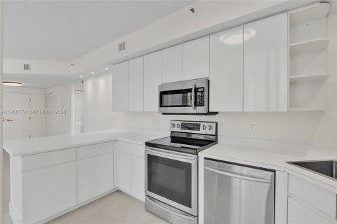 Copropriété à louer à Miami, Floride: 2 chambres, 81.75 m2 № 2033998 - photo 6