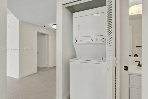Copropriété à louer à Miami, Floride: 2 chambres, 81.75 m2 № 2033998 - photo 22