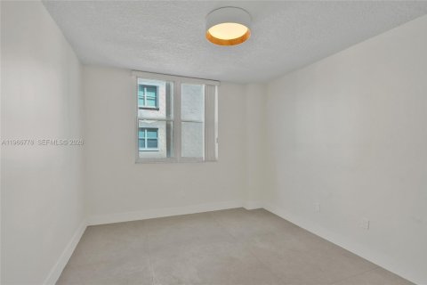 Copropriété à louer à Miami, Floride: 2 chambres, 81.75 m2 № 2033998 - photo 19