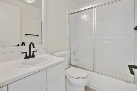 Copropriété à louer à Miami, Floride: 2 chambres, 81.75 m2 № 2033998 - photo 21