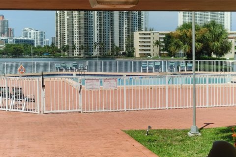 Condo in Aventura, Florida, 2 bedrooms  № 1852119 - photo 5