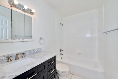Appartement à louer à Fort Lauderdale, Floride: 2 chambres, 1460.61 m2 № 1877713 - photo 5