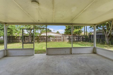 House in West Park, Florida 3 bedrooms, 102.19 sq.m. № 2263863 - photo 19