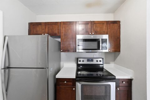 House in West Park, Florida 3 bedrooms, 102.19 sq.m. № 2263863 - photo 7