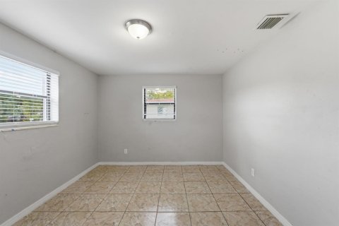 House in West Park, Florida 3 bedrooms, 102.19 sq.m. № 2263863 - photo 12