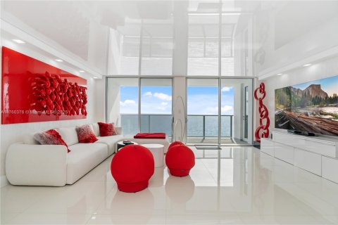 Condominio en alquiler en Hallandale Beach, Florida, 2 dormitorios, 148.64 m2 № 1691617 - foto 8