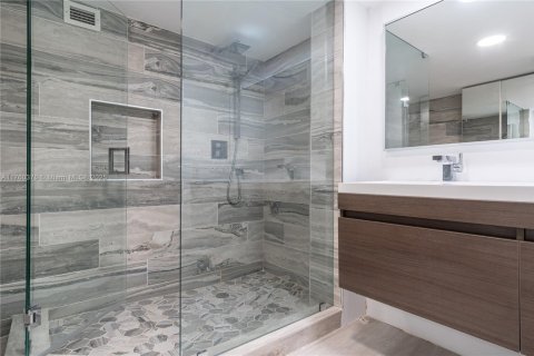 Condominio en alquiler en Hallandale Beach, Florida, 2 dormitorios, 148.64 m2 № 1691617 - foto 21