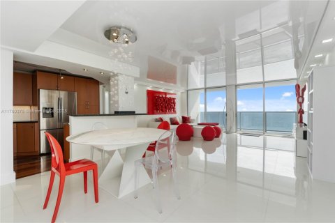 Condominio en alquiler en Hallandale Beach, Florida, 2 dormitorios, 148.64 m2 № 1691617 - foto 9