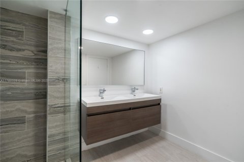 Condominio en alquiler en Hallandale Beach, Florida, 2 dormitorios, 148.64 m2 № 1691617 - foto 23