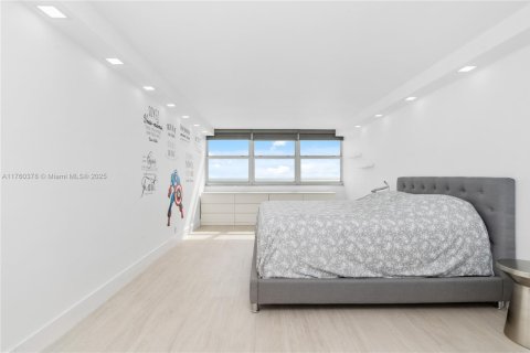 Condominio en alquiler en Hallandale Beach, Florida, 2 dormitorios, 148.64 m2 № 1691617 - foto 25