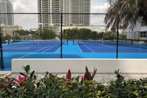 Condominio en alquiler en Hallandale Beach, Florida, 2 dormitorios, 148.64 m2 № 1691617 - foto 5